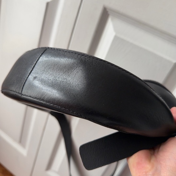 Madewell Essential Sling Crossbody Leather Bag - Picture 7 of 9